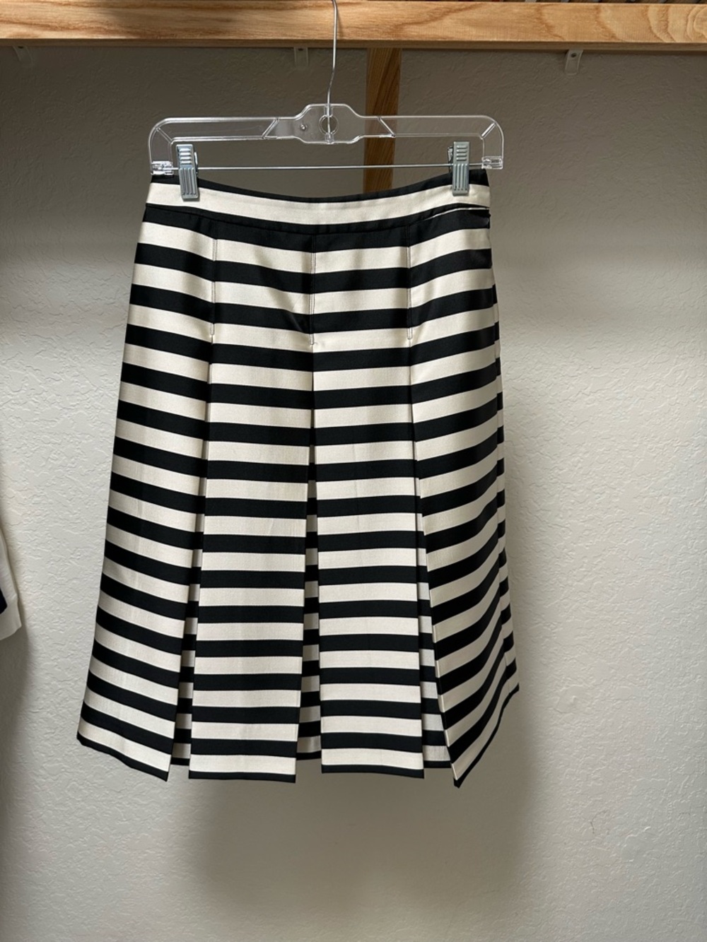 NWOT Halogen Black and Tan Pleated A-Line Midi Skirt